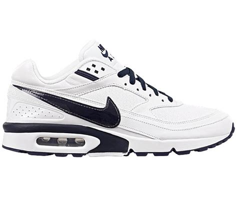 nike air max classic weiß|classic Nike Air Max shoes.